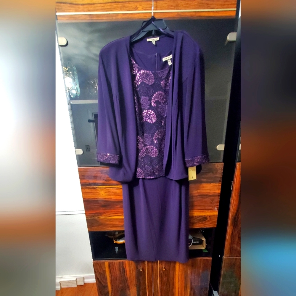 NWT Maya Brooks Beautiful 2Piece Dress Set. Eggplant Color,  Sz 18W; Lined.$80.